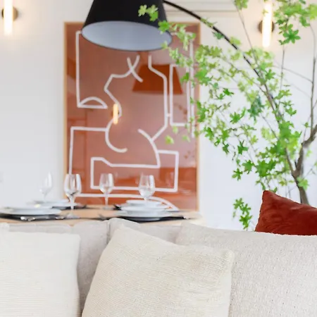 Liiiving In - Mezzanine Delight Balcony * ポルト